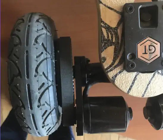 Close-up comparison of wheel systems between Evolve Bamboo GT belt drive here, and the Meepo V3 hub motors below.